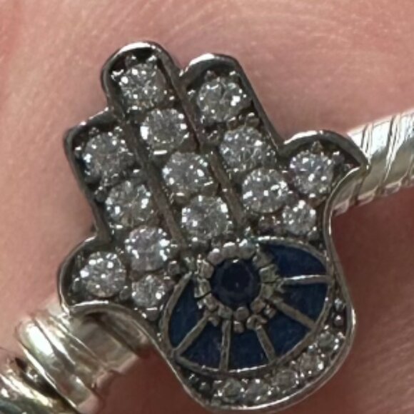 NIB Pandora Silver Heart and Chamsa (protective hand) Charm Bracelet - Picture 5 of 5